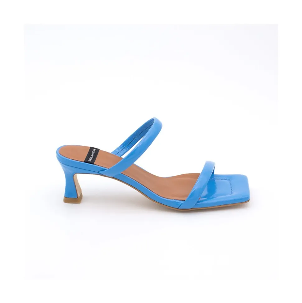 Jeanette - Sandalia De Piel Brilante Acolchada