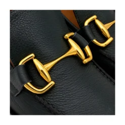 Kiski - Mocasin De Piel Con Tacon Ancho Y Adorno Metalico