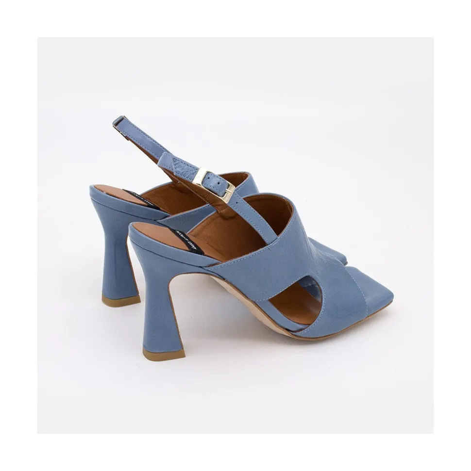 Newton - Sandalia Comoda De Tacon