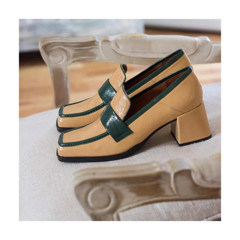 Peggy - Mocasin De Piel Brillante Duotono Con Tacon Ancho