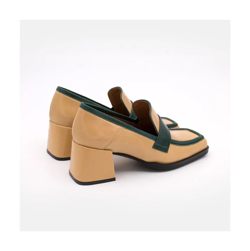 Peggy - Mocasin De Piel Brillante Duotono Con Tacon Ancho