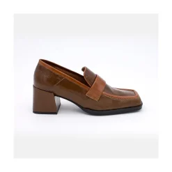 Peggy - Mocasin De Piel Brillante Duotono Con Tacon Ancho