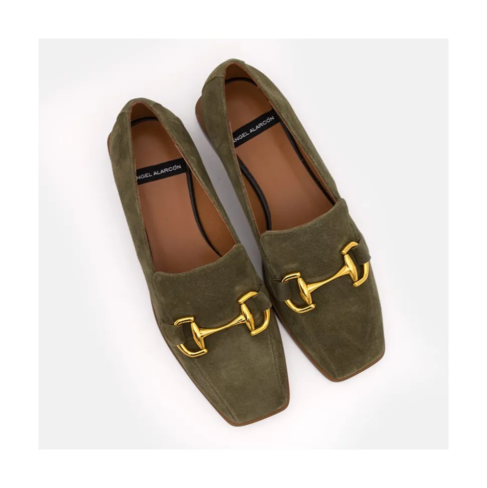 Stelia - Mocasin De Ante Con Adorno Metalico